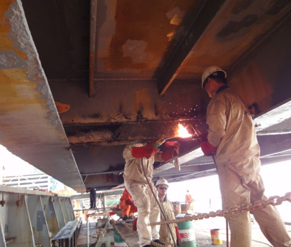 Hatch cover fireman repair