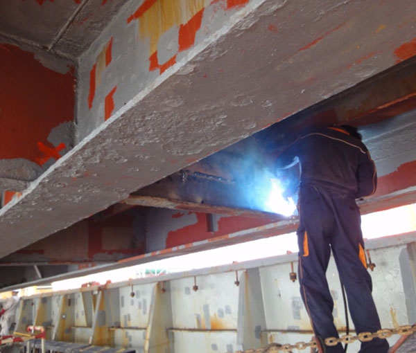 Hatch cover fireman repair