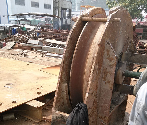 Repair of slewing pulley of dredger
